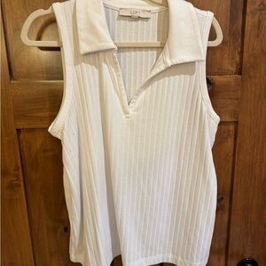 Sleeveless shirt